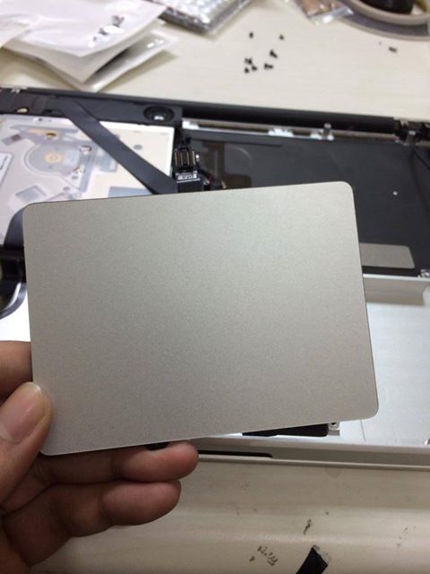 高雄 macbook air pro 更換觸摸版 touchpad 現場維修！